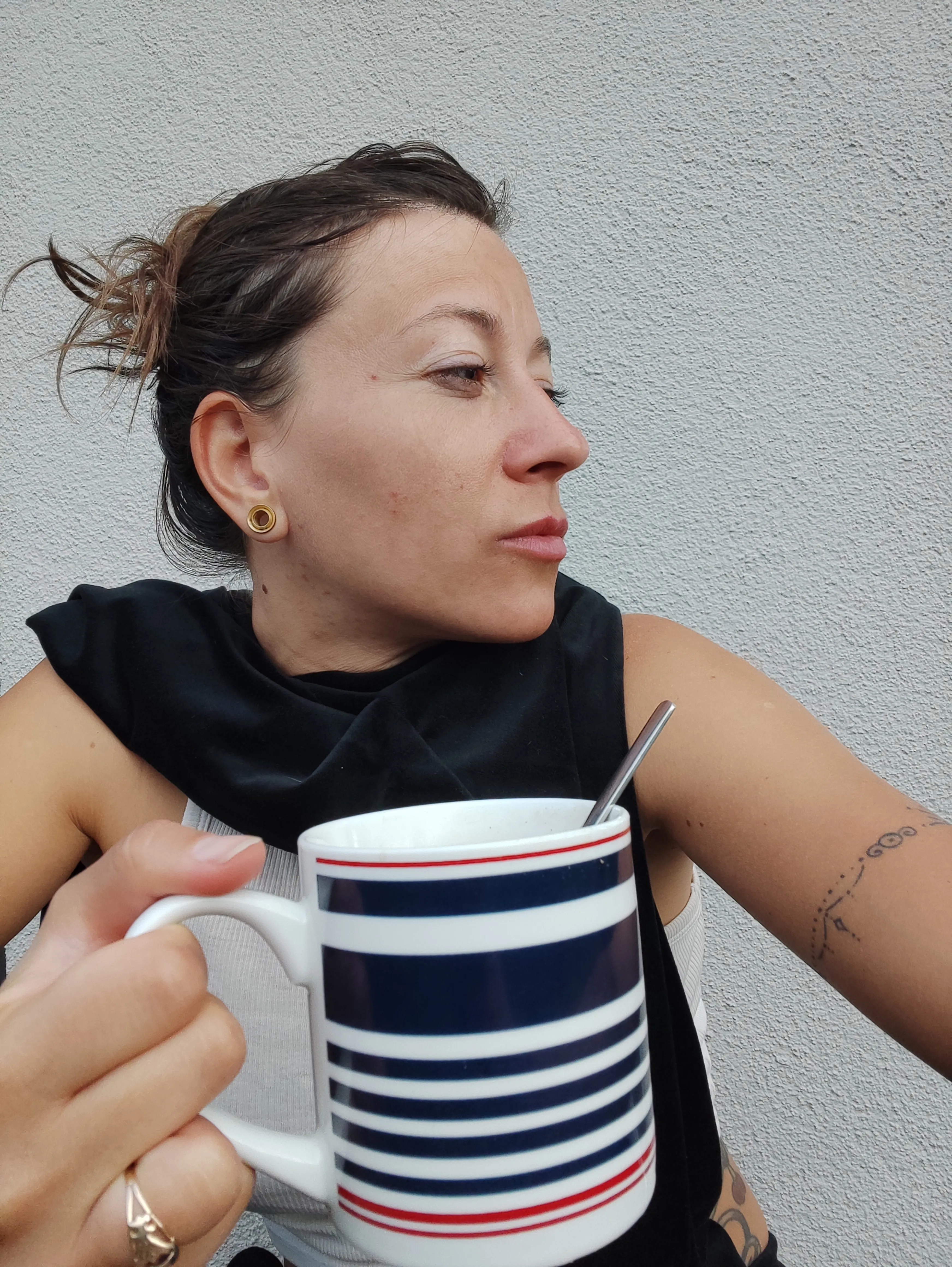 Lifestyle — Alltagsmoment mit Tasse